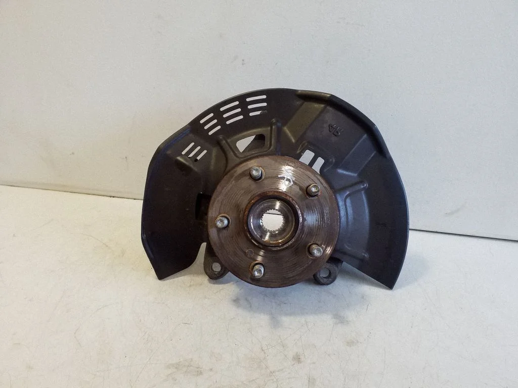Front wheel hub – right