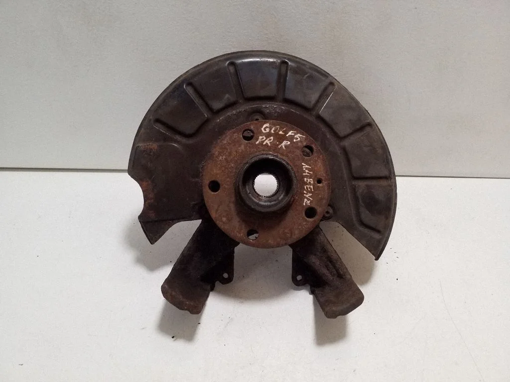 Front wheel hub – right