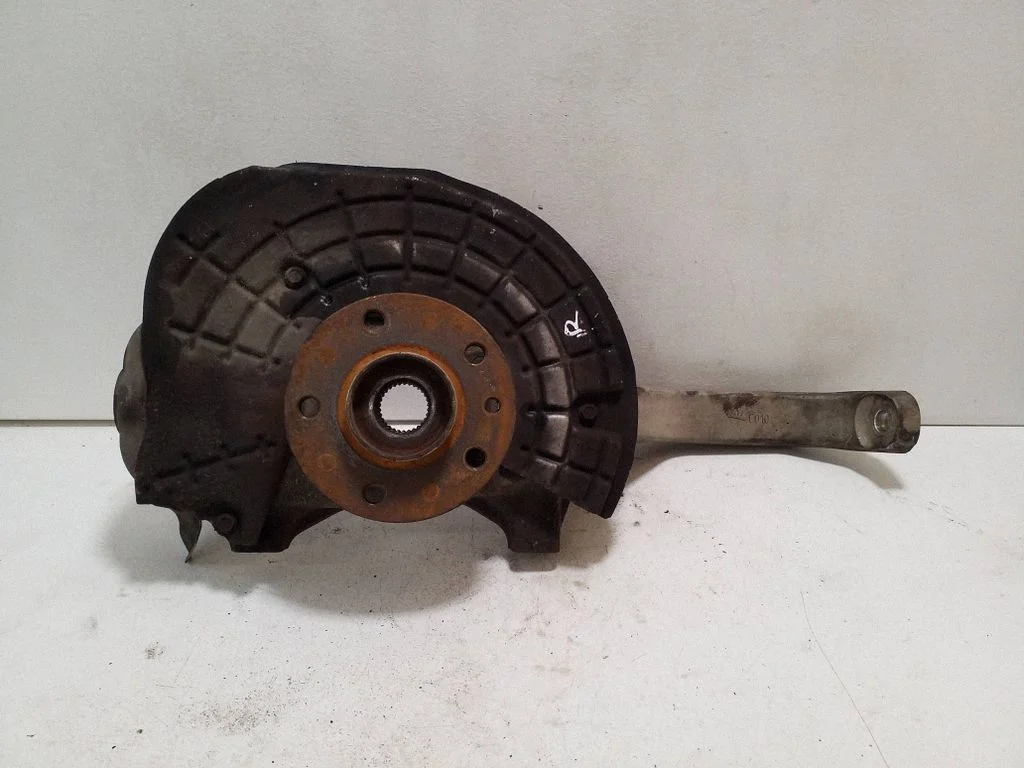 Front wheel hub – Maserati Ghibli (2013-), right