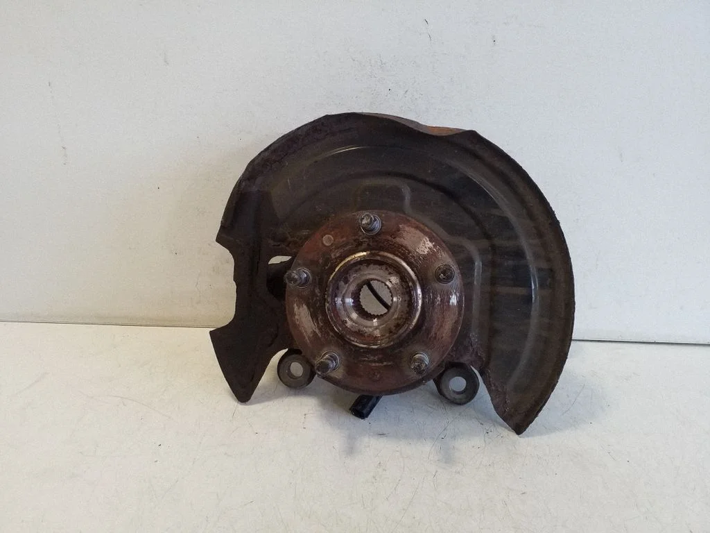Front wheel hub – right