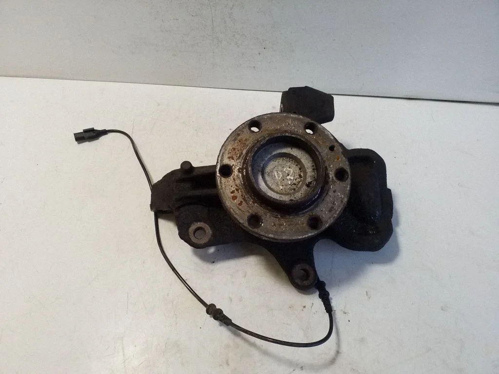 Front wheel hub – right