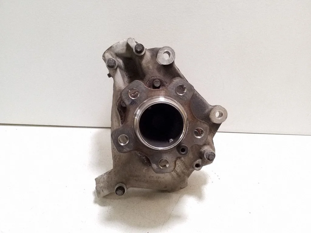 Front wheel hub 6893259