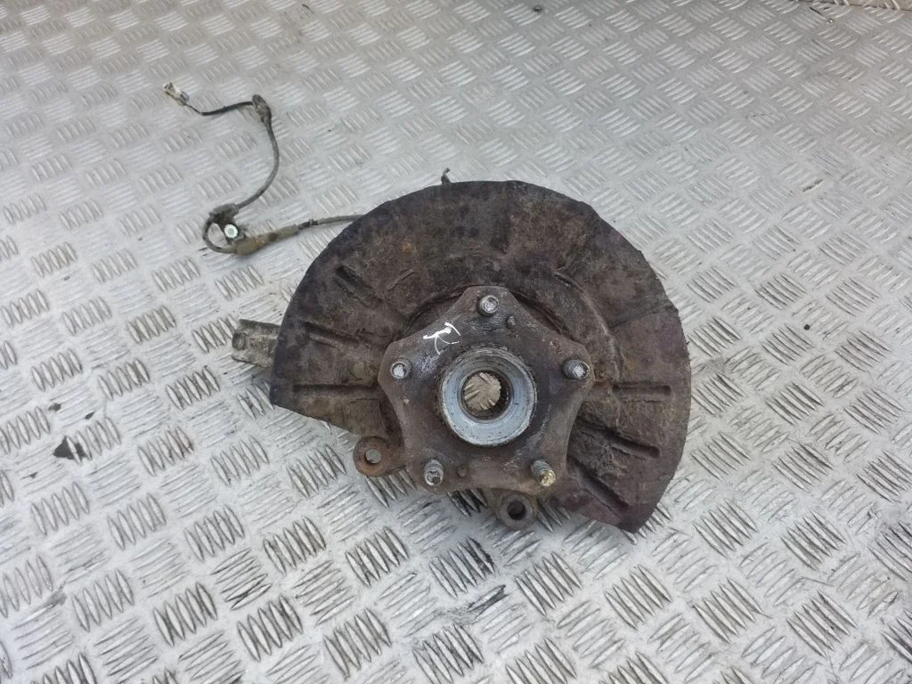 Front wheel hub – right