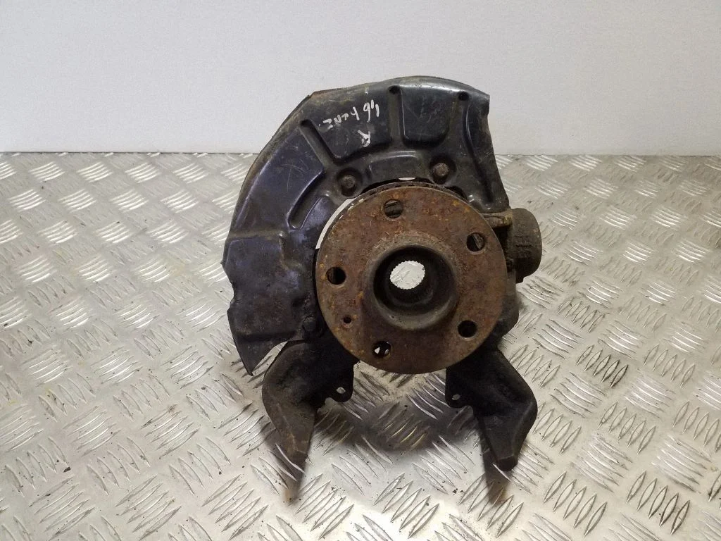 Front wheel hub – right