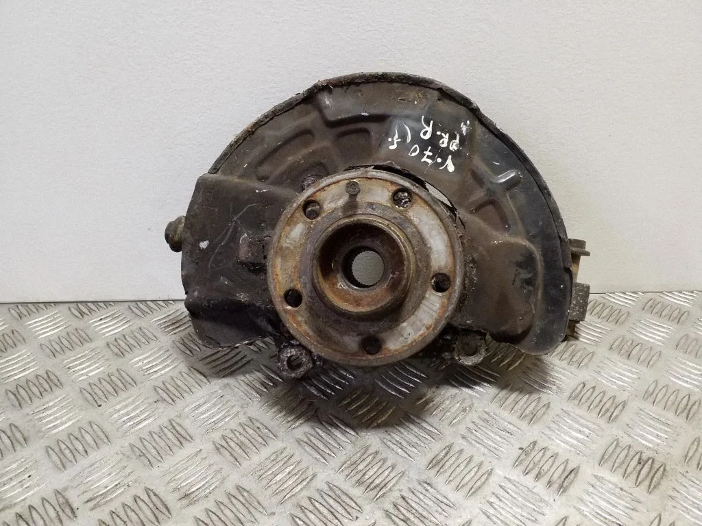 Front wheel hub 9461944