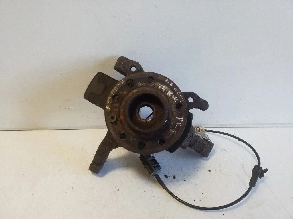 Front wheel hub – right