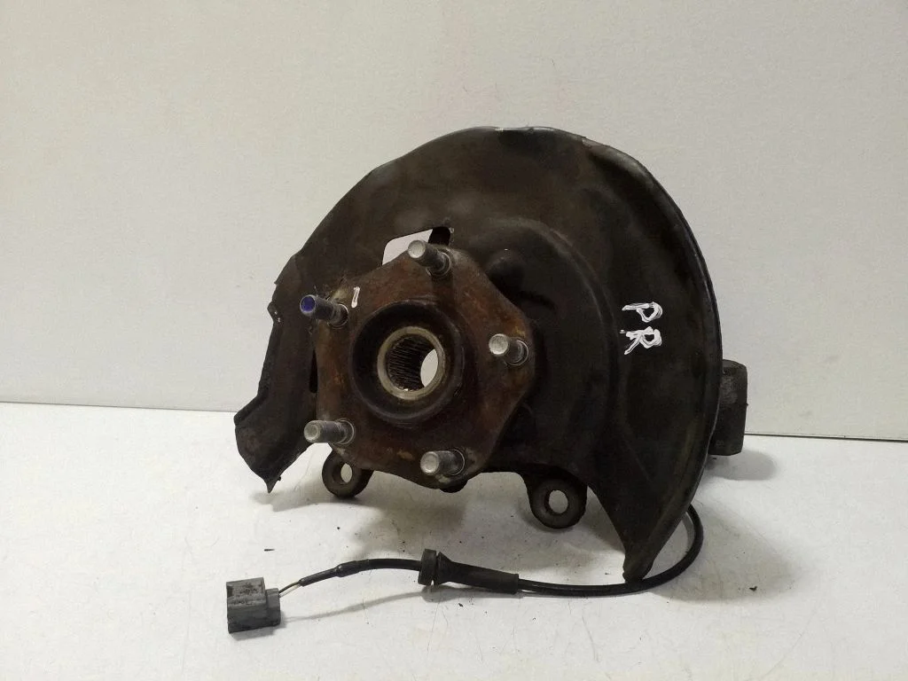 Front wheel hub – right