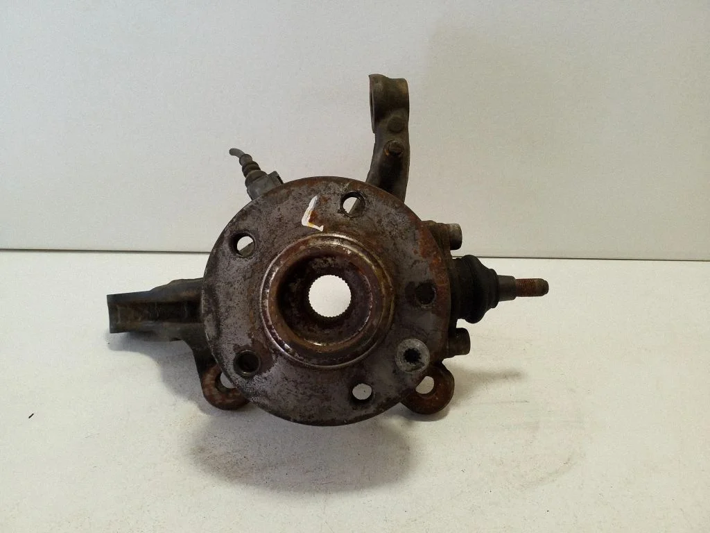 Front wheel hub 7H87A