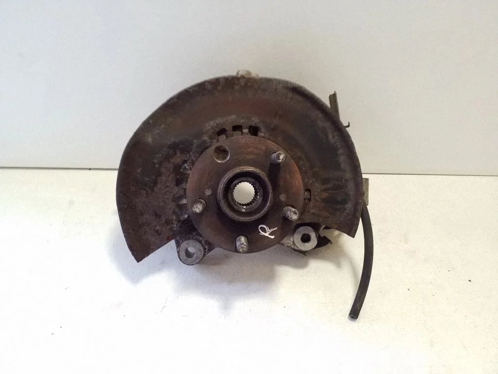 Front wheel hub – right
