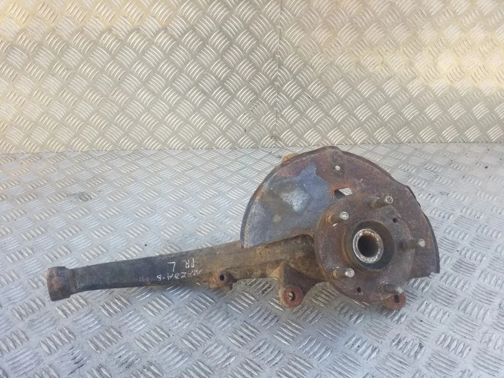 Front wheel hub – left