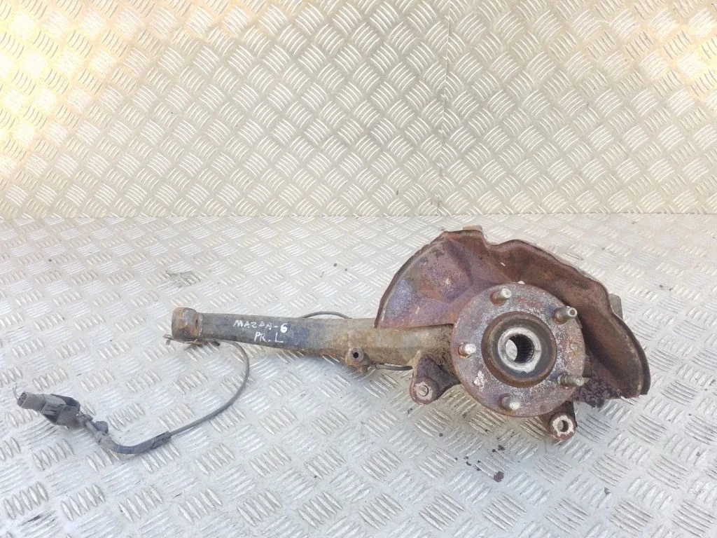 Front wheel hub – left