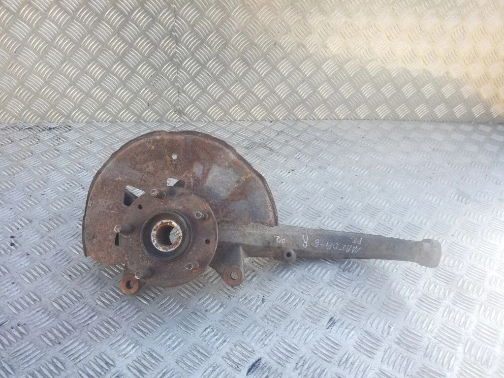 Front wheel hub – right