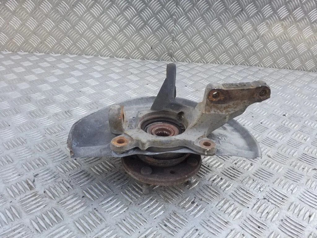 Front wheel hub – Volvo S40, V40 (1995-2004)