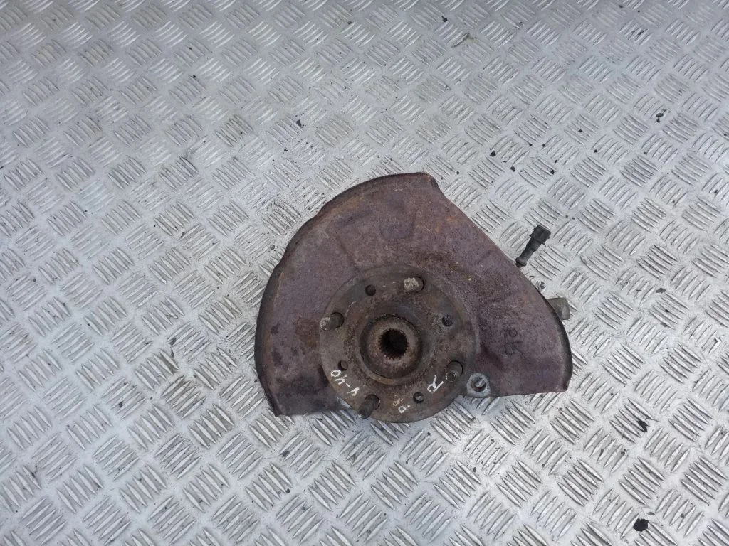 Front wheel hub – Volvo S40, V40 (1995-2004)