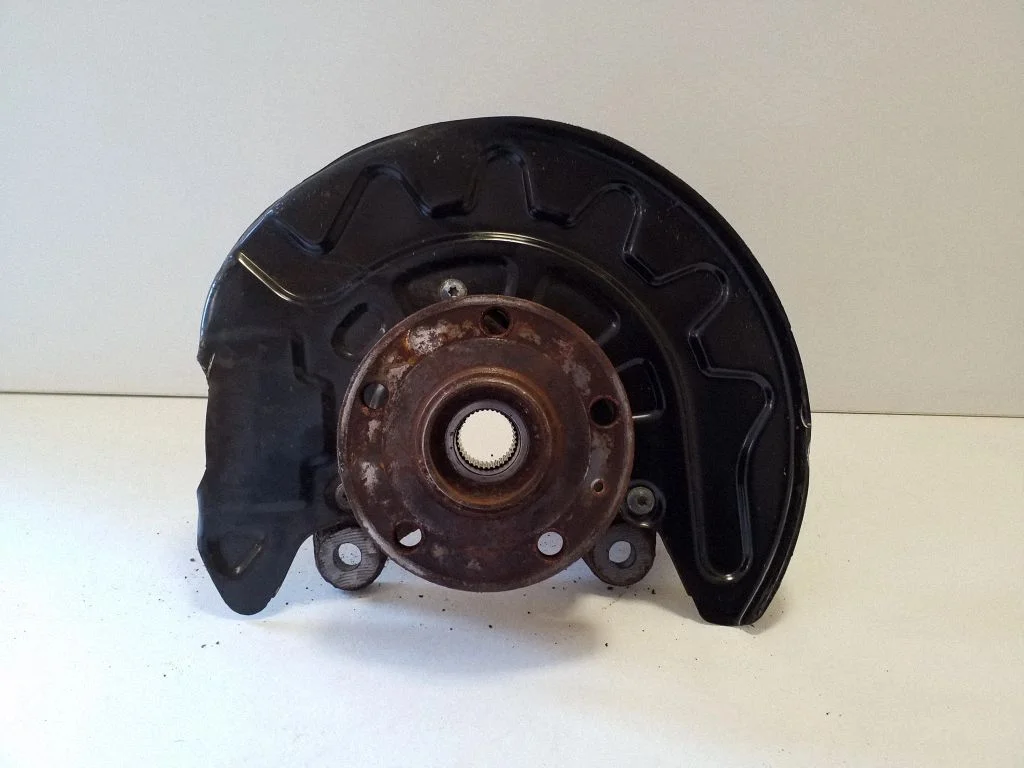 Front wheel hub – right