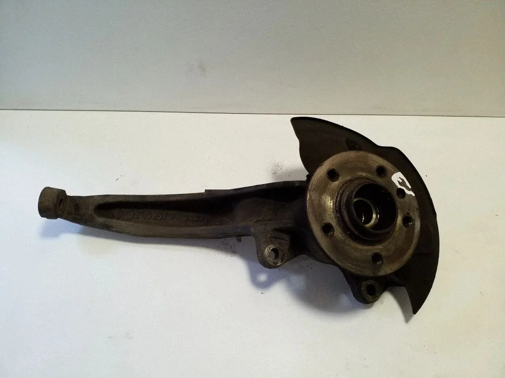 Front wheel hub 2H0257J