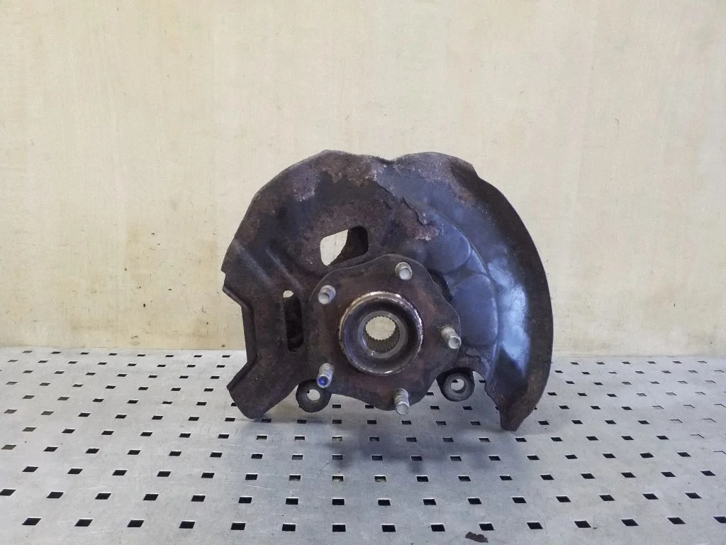 Front wheel hub – right