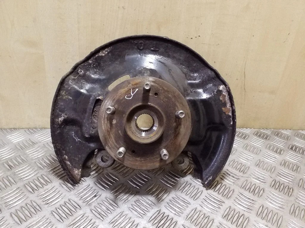 Front wheel hub – right