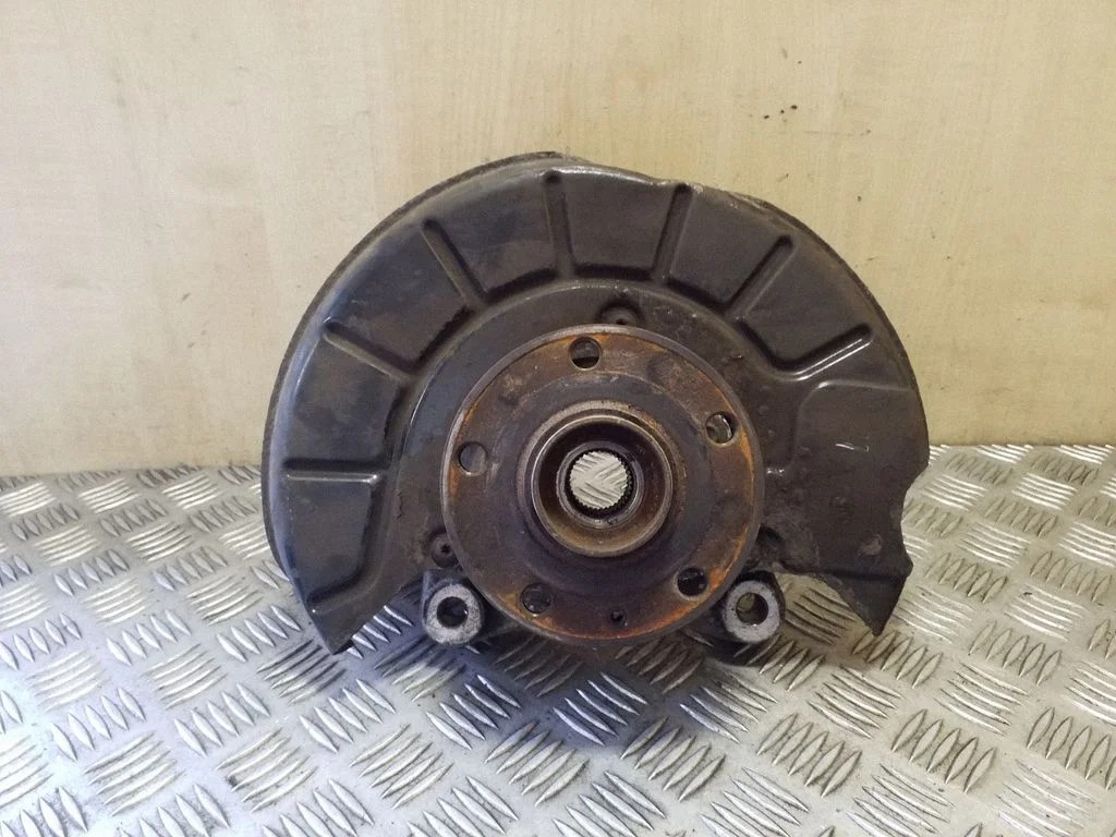 Front wheel hub – left