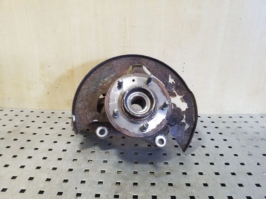 Front wheel hub – left