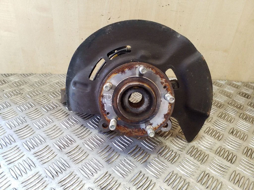 Front wheel hub – left