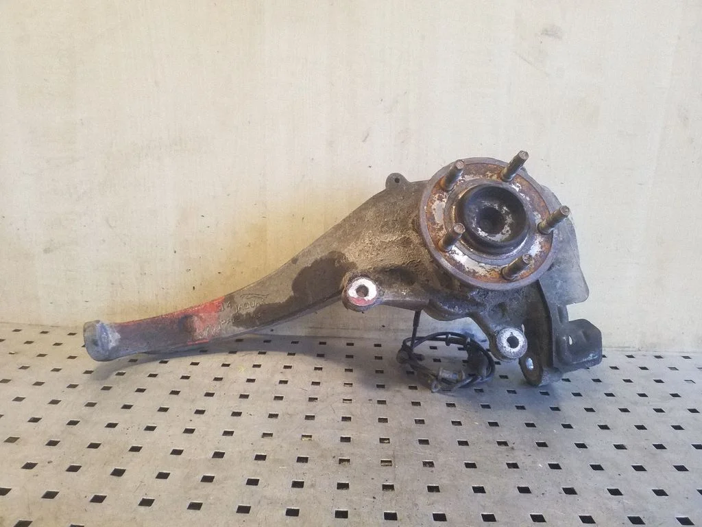 Front wheel hub – right