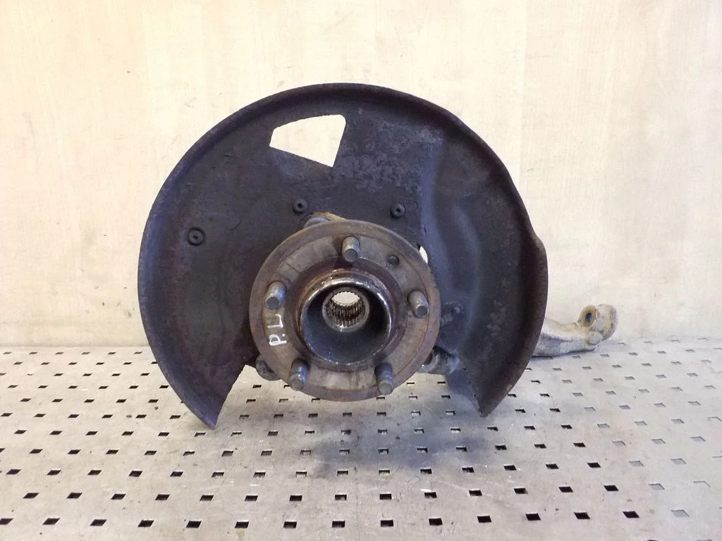 Front wheel hub – Land Rover Discovery 3 - LR3 (2005-2009)