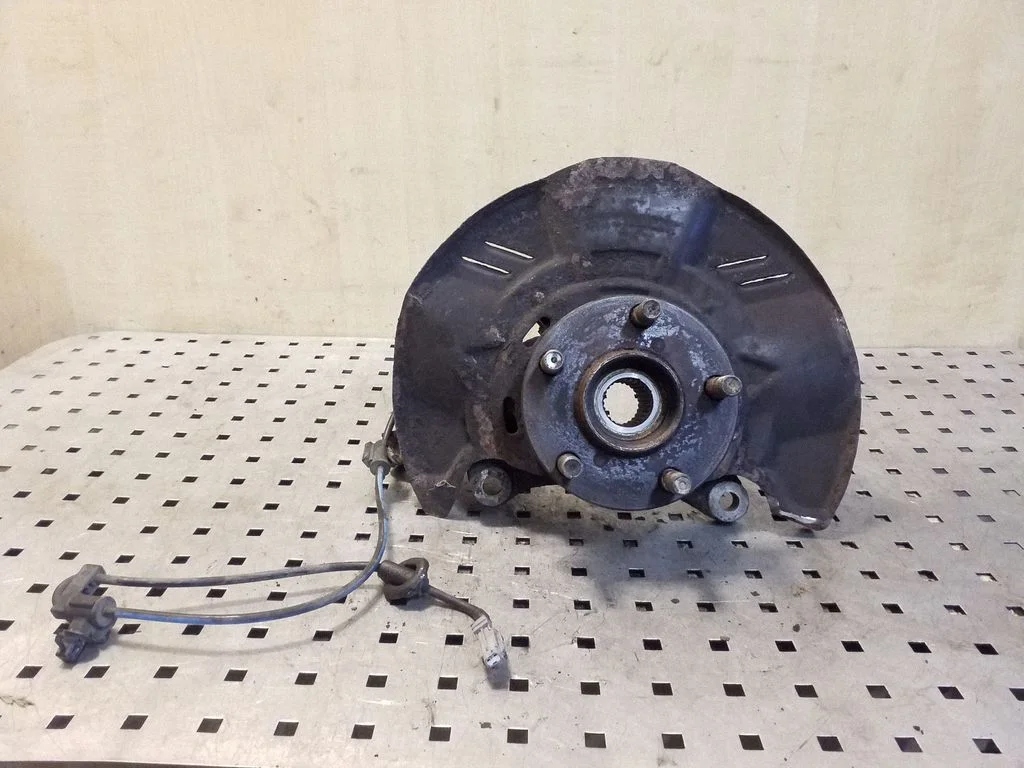 Front wheel hub – Subaru Outback (2009-2014), right