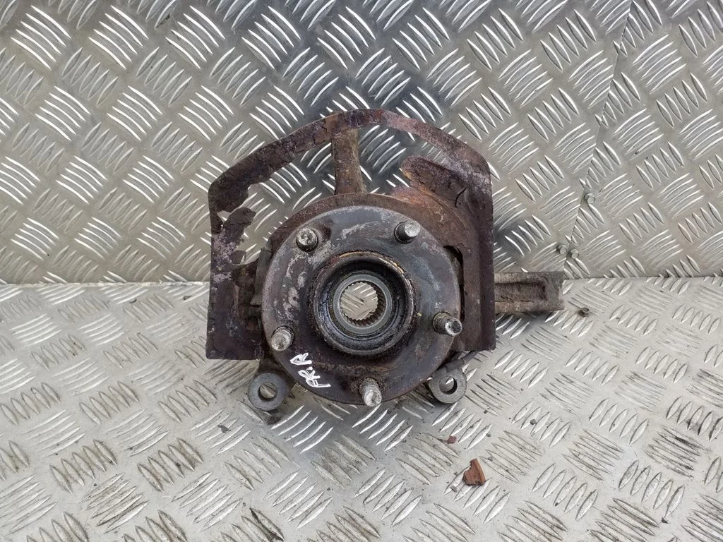 Front wheel hub – right
