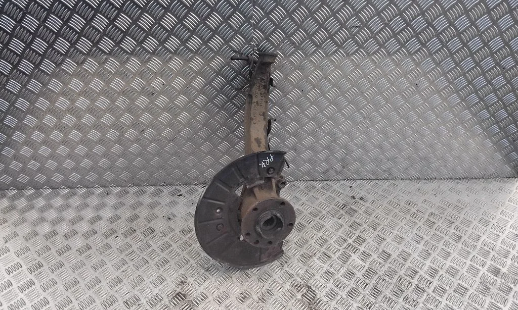Front wheel hub 7L0407258A