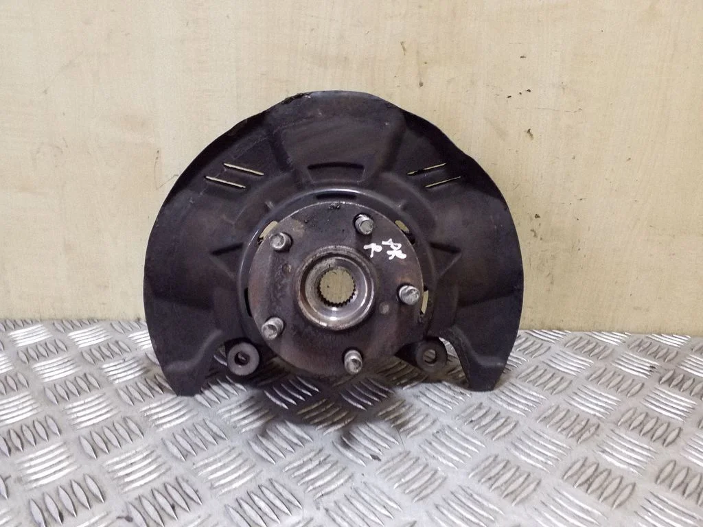 Front wheel hub – right
