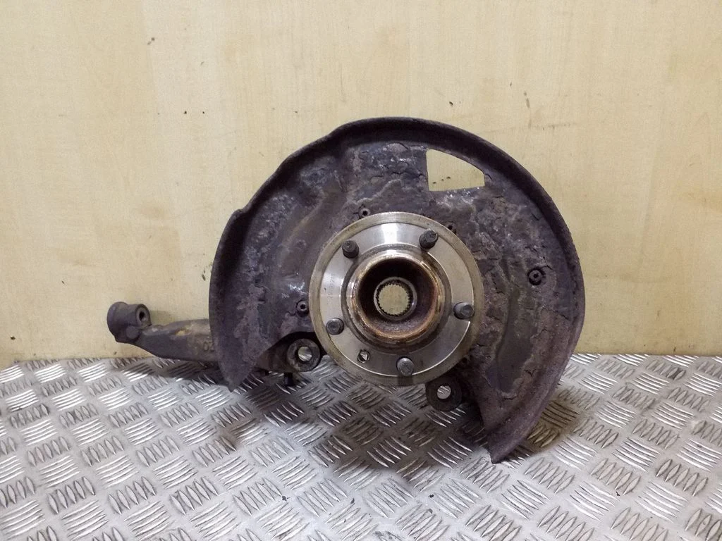 Front wheel hub – right