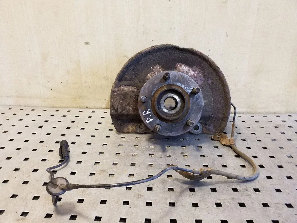 Front wheel hub – Mitsubishi Outlander (2001-2007)