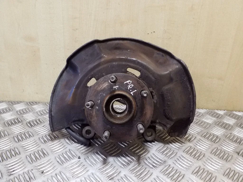 Front wheel hub – left