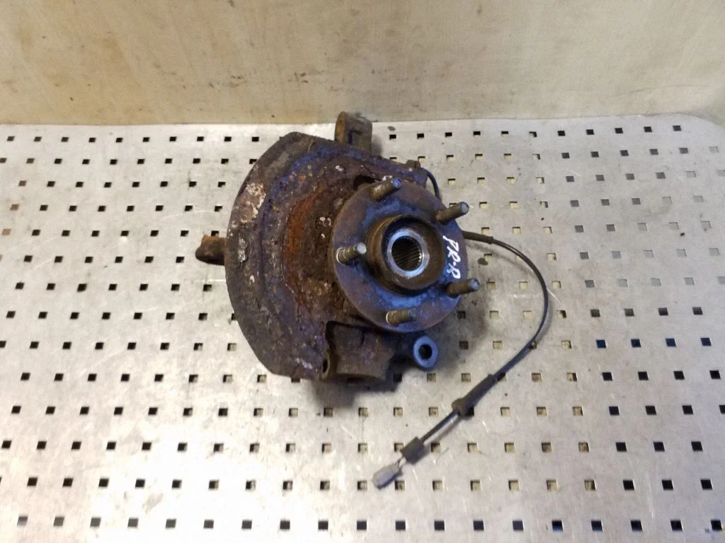 Front wheel hub – front right