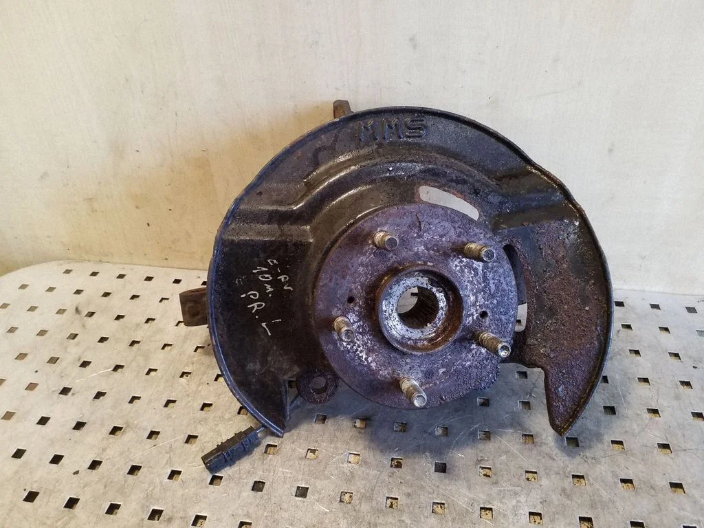 Front wheel hub – left
