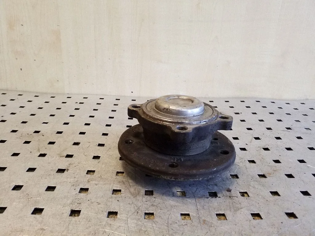 Front wheel hub – BMW 3 Series E90 E91 (2005-2012)