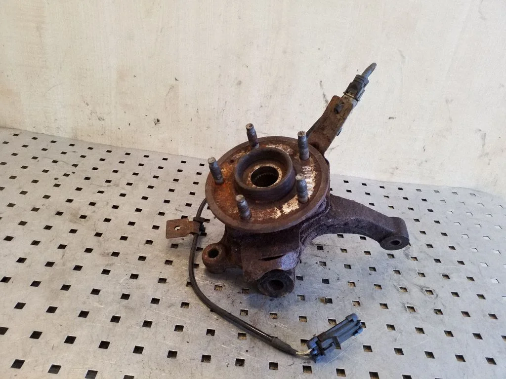 Front wheel hub – front left