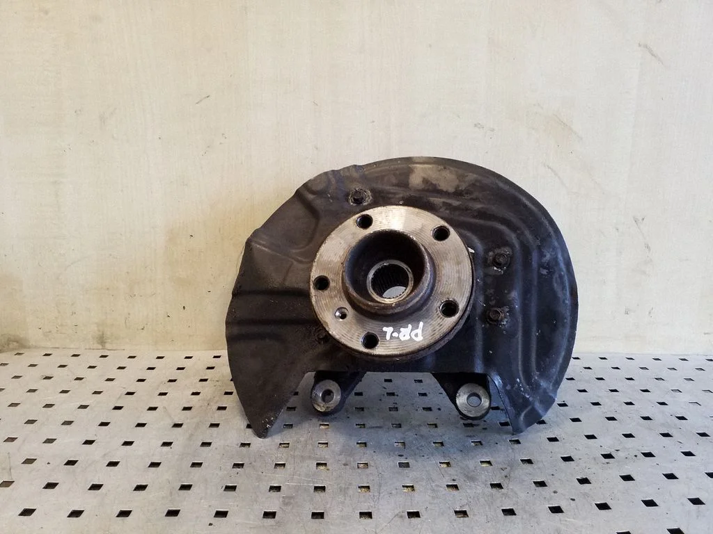 Front wheel hub – front left