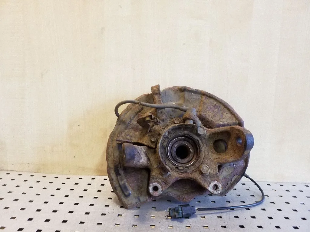 Front wheel hub – Mitsubishi Pajero Sport I (1996-2008)