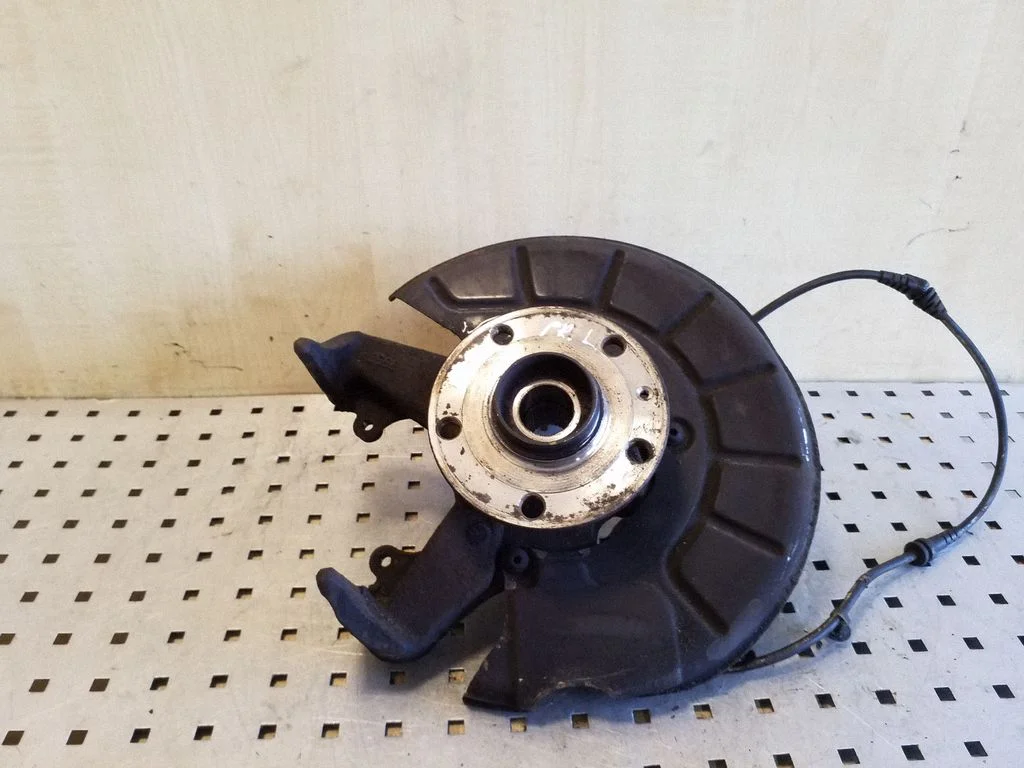 Front wheel hub – front left