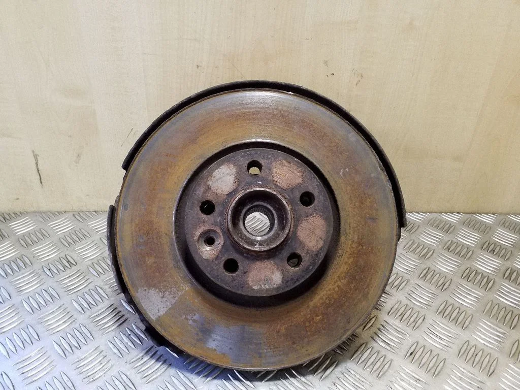 Front wheel hub 6G913K170A