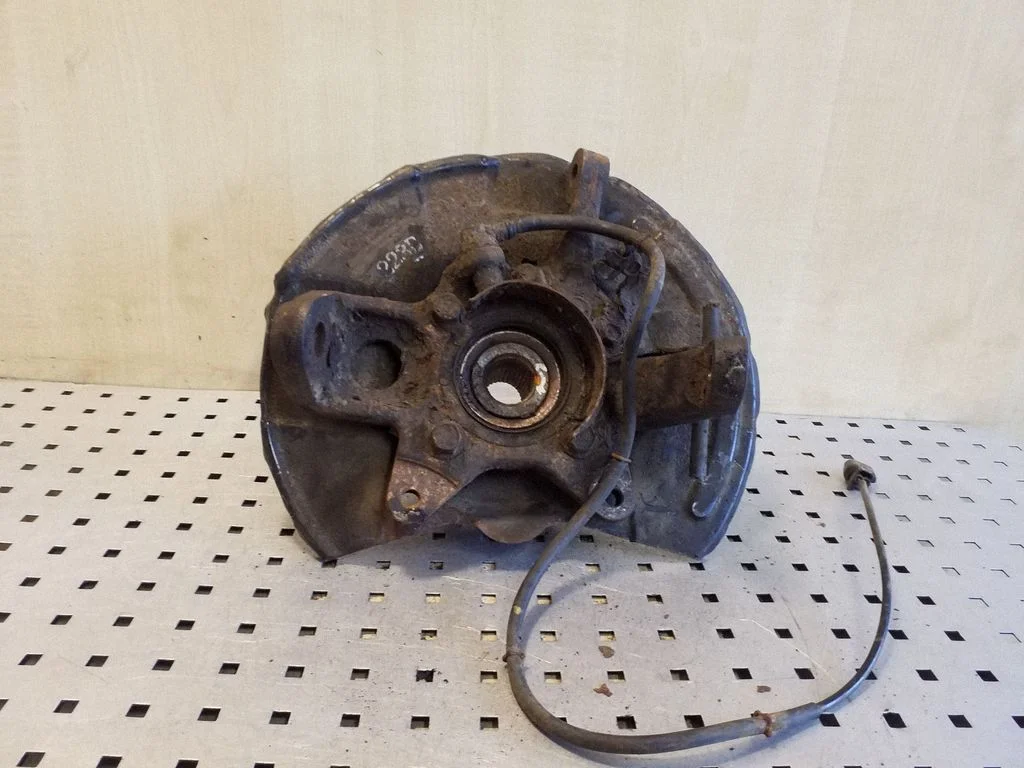 Front wheel hub – Mitsubishi Pajero Sport I (1996-2008)