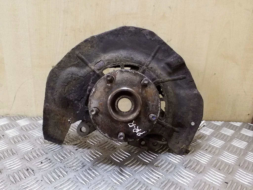 Front wheel hub – right