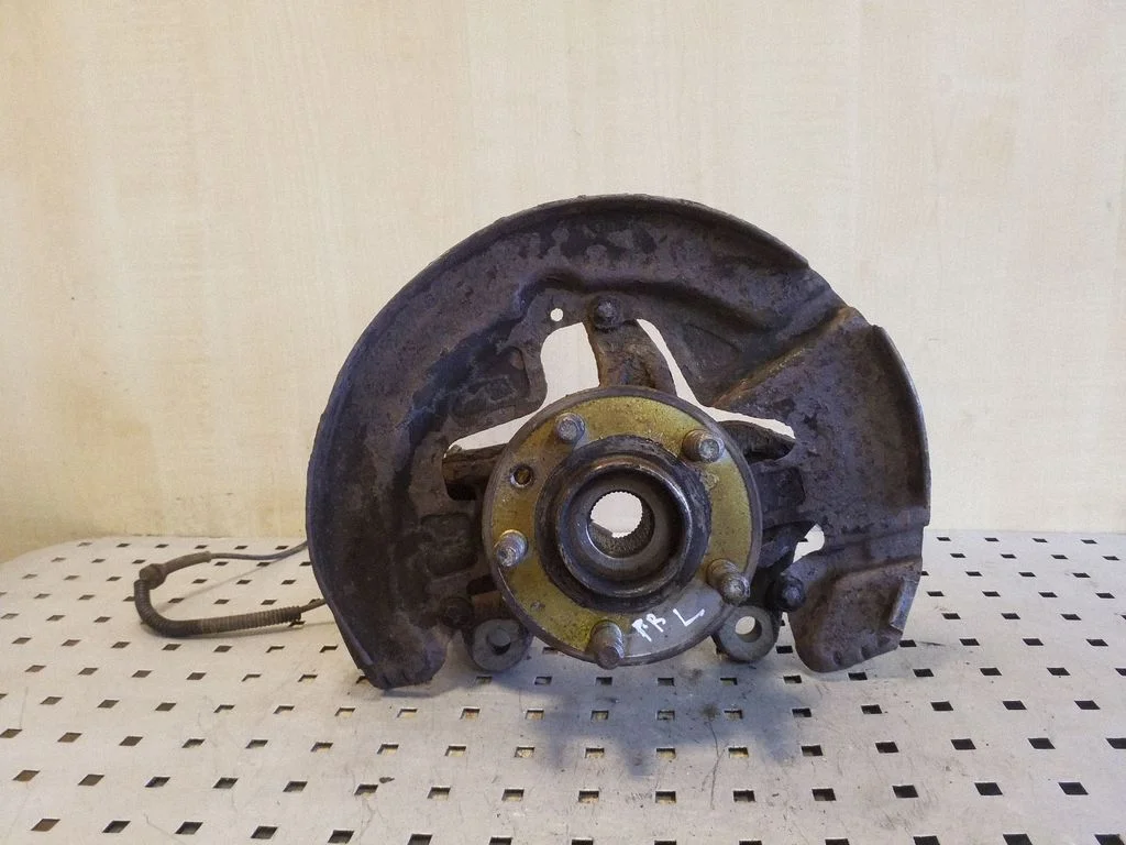 Front wheel hub – Land Rover Freelander 2 - LR2 (2007-2016)