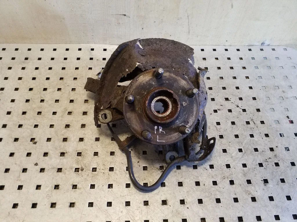 Front wheel hub – Toyota RAV 4 (XA20) (2000-2005)