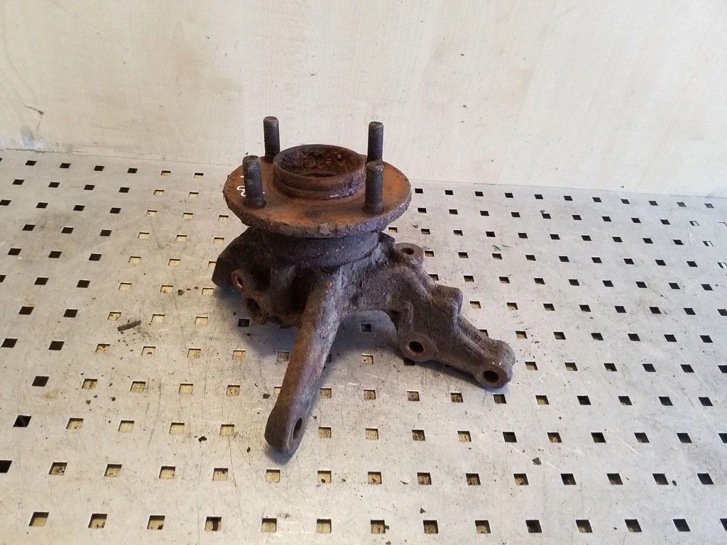 Front wheel hub – Nissan Almera N16 (2000-2010)