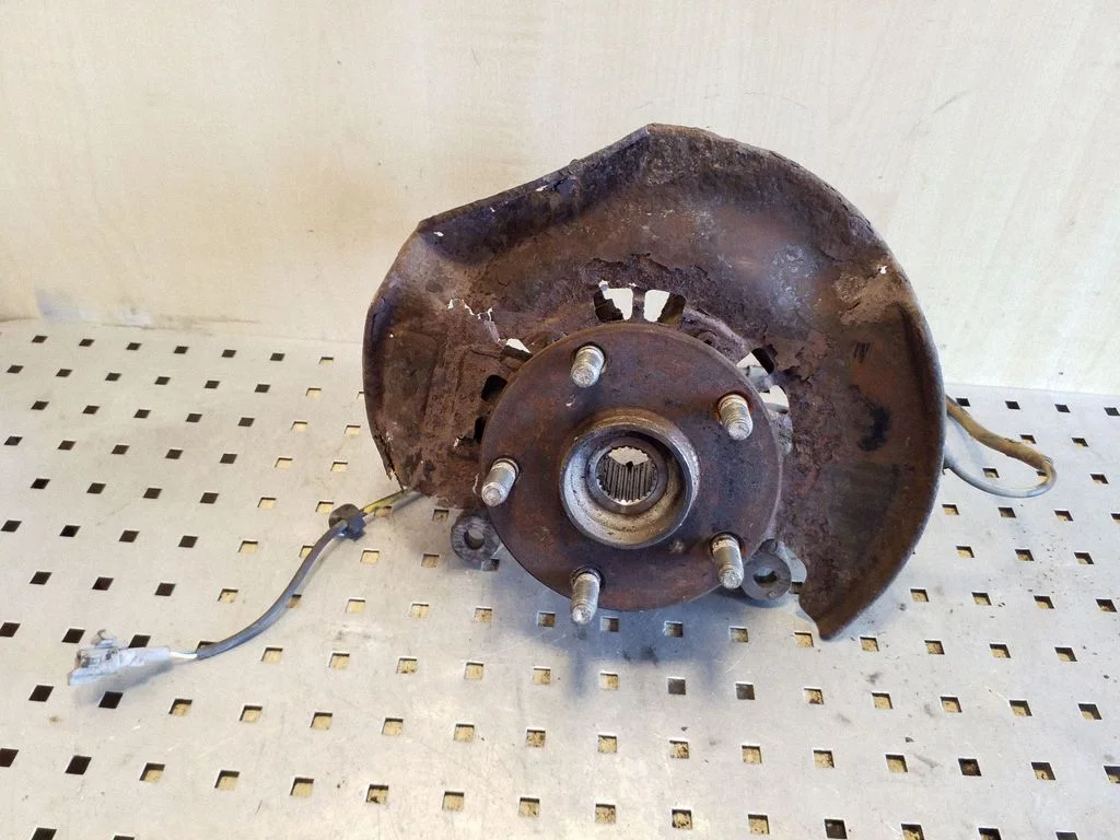 Front wheel hub – Toyota RAV 4 (XA20) (2000-2005)