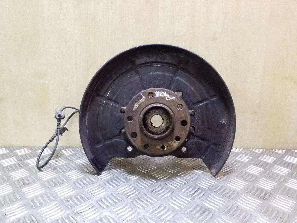Front wheel hub 13262090