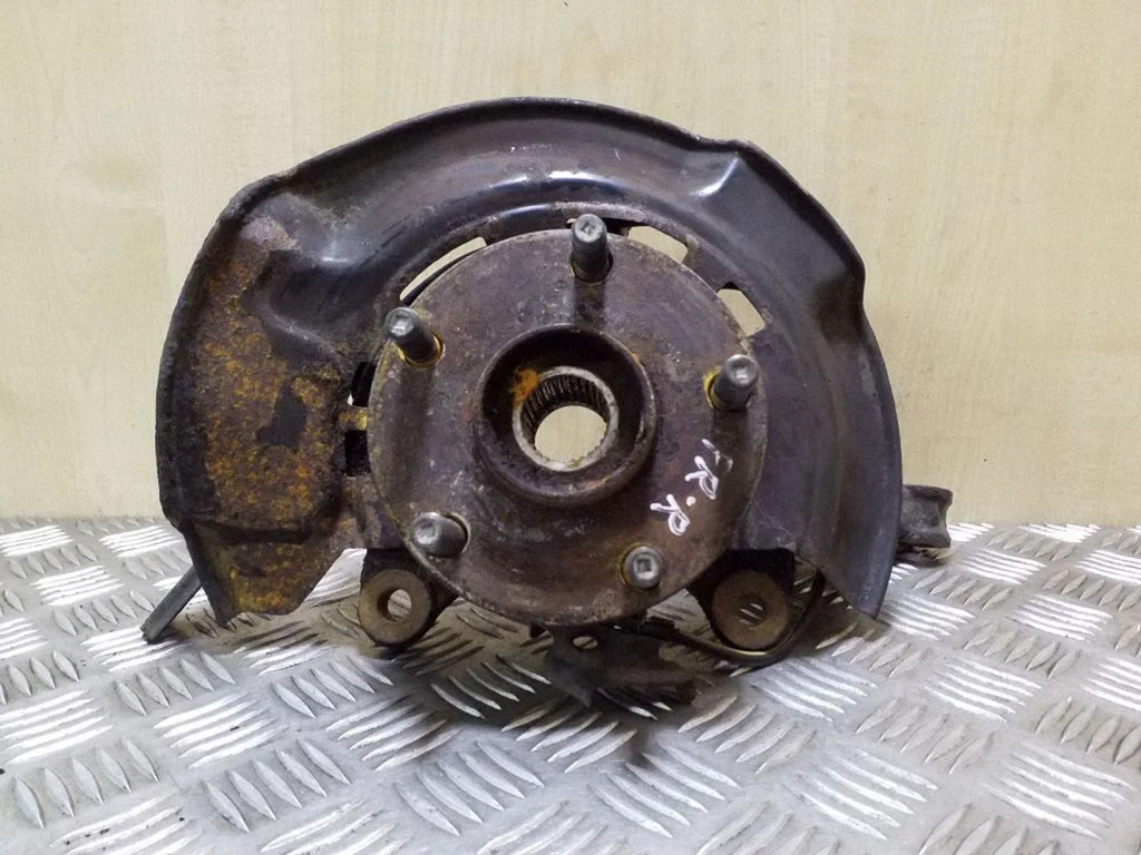 Front wheel hub – right